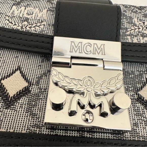 - MCM Tracy Crossbody Mini Gray Leather - Picture 3 of 8